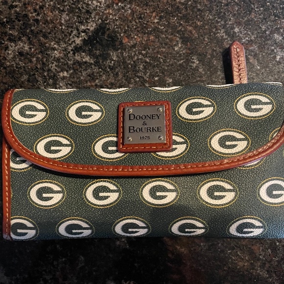 Dooney & Bourke Green Bay Packers leather wallet - Picture 1 of 9